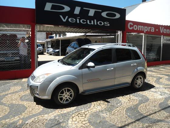 FORD FIESTA 1.0 MPI TRAIL HATCH 8V FLEX 4P MANUAL